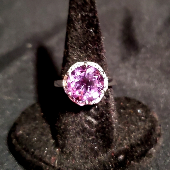 3.51 Carat Natural Round Cut Amethyst & Diamond Ring - Picture 2 of 4